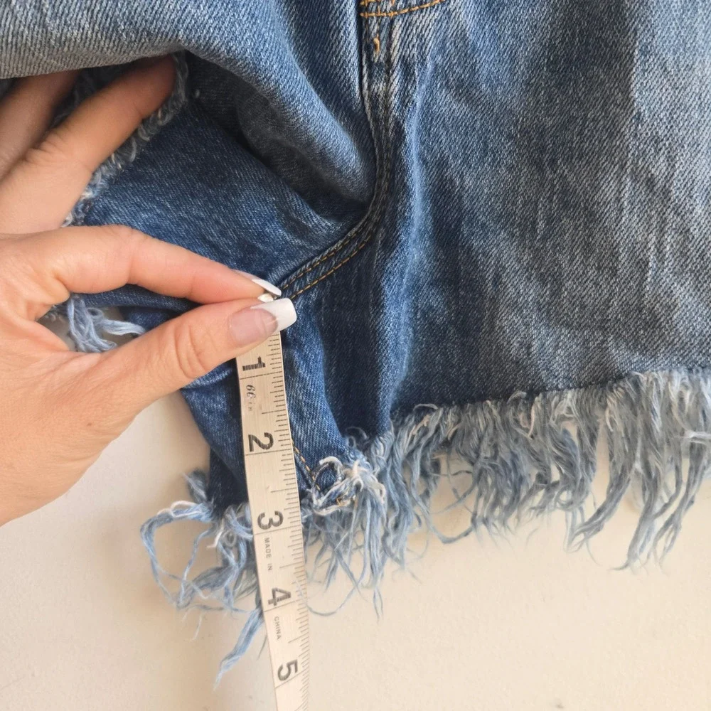 Good American 2/26 Denim Shorts Womens Blue Excellent Frayed Distressed Cutoff